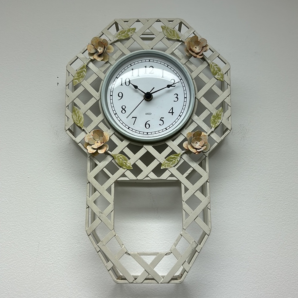 Vintage Kirch | Wall Clock White/3D Floral Appliqué Metal Lattice - Picture 11 of 16
